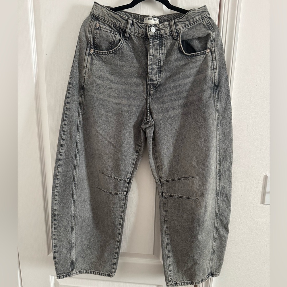 We The Free Good luck barrel jeans in a Washed Gray Sz 27
